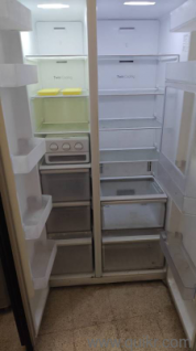 side by side sumsung refrigerator 