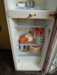 selling fridge 