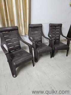 Set of 4 Nilkamal chairs