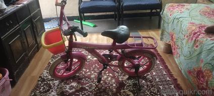 I want to sell 2 kids bicycles, very good condition. Price is slightly negotiable. Only interested parties can contact