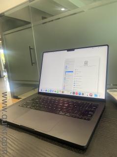 Apple MacBook Pro M3 Max  14 inch  Apple Ca