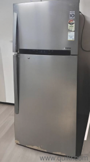  LG refrigerator with a capacity above 400 litres, Ideal for a medium to big family. 