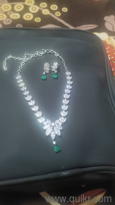 pearl necklace with silver mate luxury stones