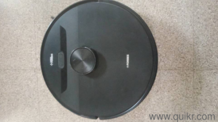 Eureka robo cleaner hardly 5 months used . New condition 