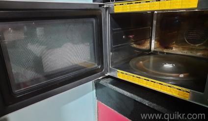 LG 25 Litre Microwave + Convection +Griller, in good running condition.