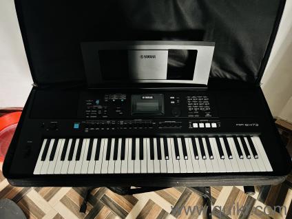 Yamaha PSR-E473 Keyboard  Excellent Condition (With Stand & Cover)