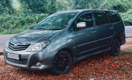 Toyota Innova 2.5 G Diesel 8 Seater - 2011