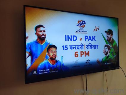 43 inch smart tv.. superb condition 