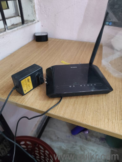 DIR 600m Dlink router(adaptor pins loose)