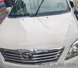 Used Toyota Innova 2012 Model Images
