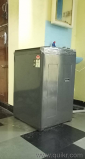 1YEAR USED GOOD CONDITION WASHING MACHINE 