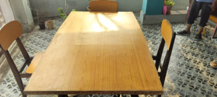 DINING TABLE 4 SEATER