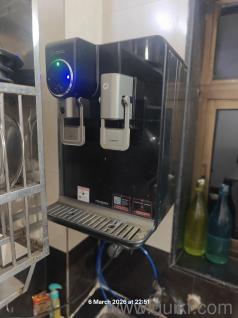 water purifier   latest  model  in almost new condition