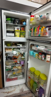 Whirlpool Frostfree Refrigerator 327litres