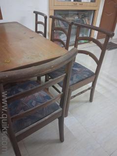 Dining table in teak with four chairs