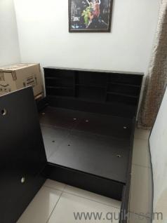 Queen Size Bed without storage and Study table for Sale