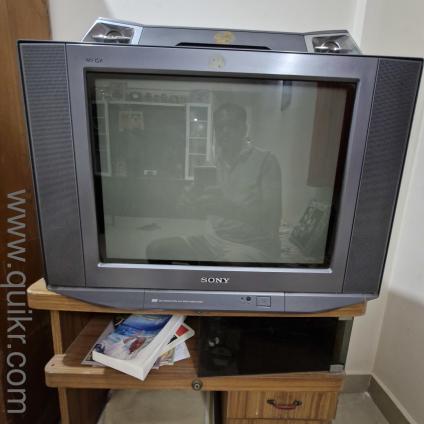 Sony 21 inches tv available for sale. It's CRT tv and was bought in 2009. It's still in good condition with minor issue in the remote control device. The main reason to sell is we bought a new TV