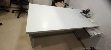 This office table still looks brand new, white in color, used only for 1 year.