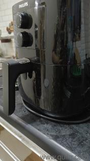 PHILIPS Air Fryer HD9200/90, uses up to 90% less fat, 1400W, 4.1 Liter, with Rapid Air Technology (Black), Large