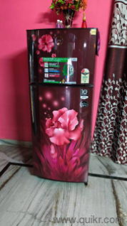 Double door refrigerator