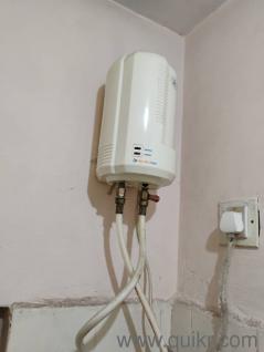 Instant geyser 3 LTR Bajaj 