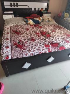 almost new bed used less than 3 month