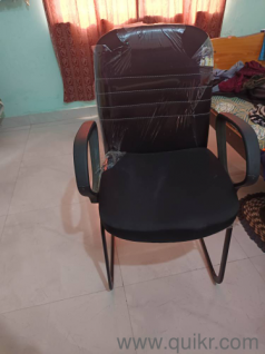  Computer table and chair 