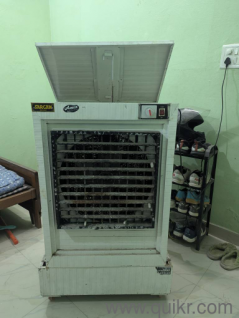 Cooler: Bed, table, chair, shoe rack, 6 LED bulbs