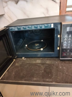 good condition microwave available 