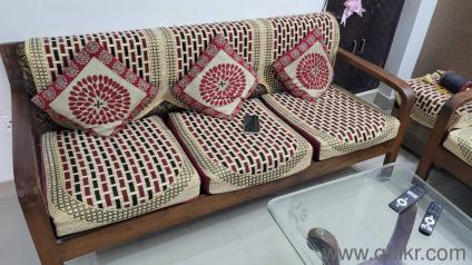 I want to sell my sofa set urgent 