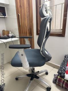 Office chair , under warranty || selling due to relocation