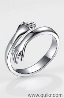 Hugging rings for couple 
