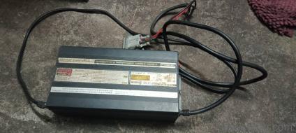 Microtek E-Rickshaw Battery Charger(Repairing ki zaroorat hai)