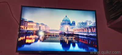 4 years old but condition bilkul sahi diwar par laga hua hai 