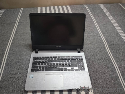 i3 Processor Gen 6, 4 GB RAM, 1 TB HDD, Windows 10, Original Charger