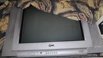 LG Flatform AV Stereo Multisystem CRT TV ( price negotiable and free delivery)