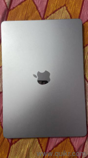 Apple MacBook Air 2025 Series 	Sky Blue	M4	16GB	256GB SSD	7	14-Apr-2027	A+++	box charger bill 