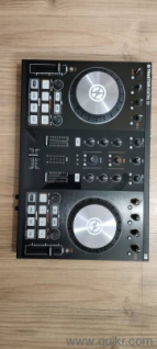 Barely used Traktor Dj S2 Kontrol