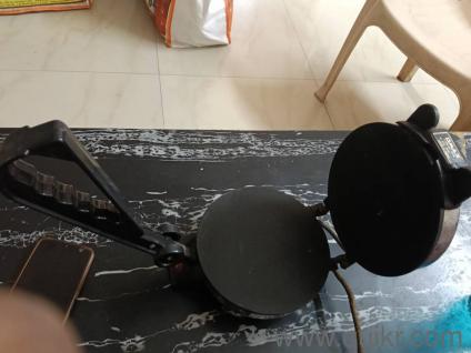 A roti maker in excellent condition 