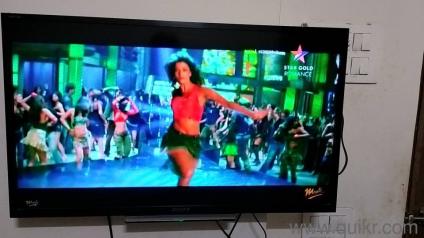 Selling my Sony Bravia 23'' TV in very good working condition. 