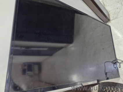 Philips LED TV 55 inches (Not working and no remote)