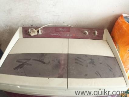 A good quality washing machine which is just a year old and in great working conditions.