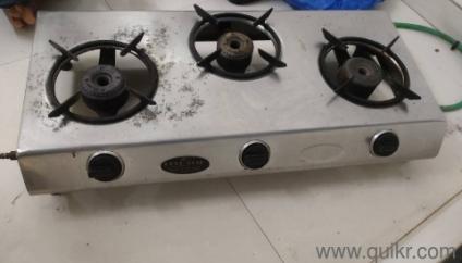 Kitchen Appliances: Gas Stove with 3 burner in working condition with best price in good quality