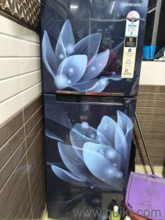 Very good condition fridge and under warranty 