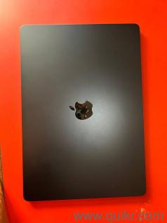 M4 - 16-256 - 15 Inch Macbook Air - urgent sale karna hai