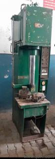hydraulic blow moulding machine available for mould small product like mops attachment and other.8700231435