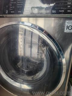 Fully automatic LG Washing machine with a capacity of 7kgs, inbuilt dryer, front loading and very good condition. 