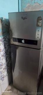 Fridge is good condition chilling every thing is nice