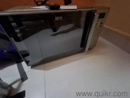 IFB Microwave Oven for sale in excellent working condition.