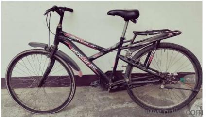 very good condition bi cycle (boys)